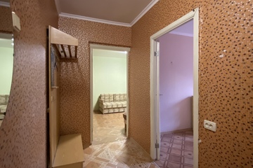 2-к квартира, 50 м², 1/6 эт.